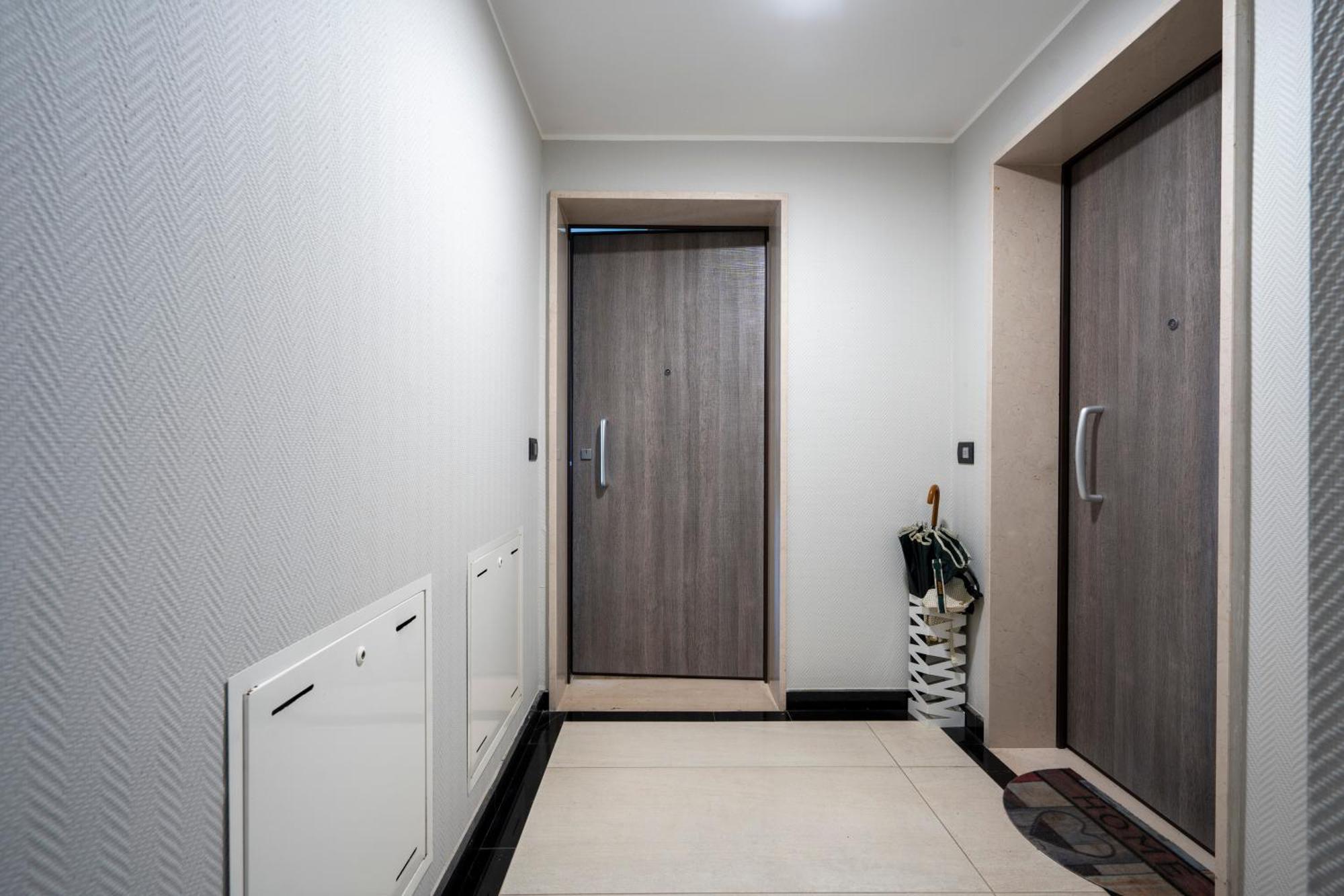Kind Park - Sleek Apartment With Terrace & Parking Bari Bagian luar foto