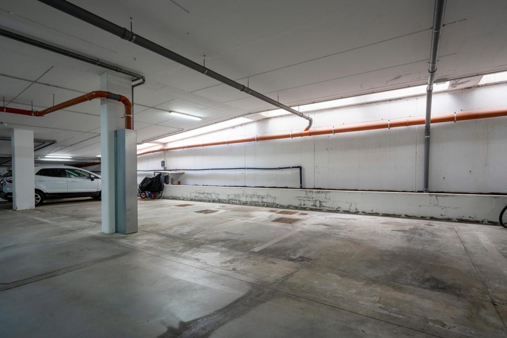 Kind Park - Sleek Apartment With Terrace & Parking Bari Bagian luar foto