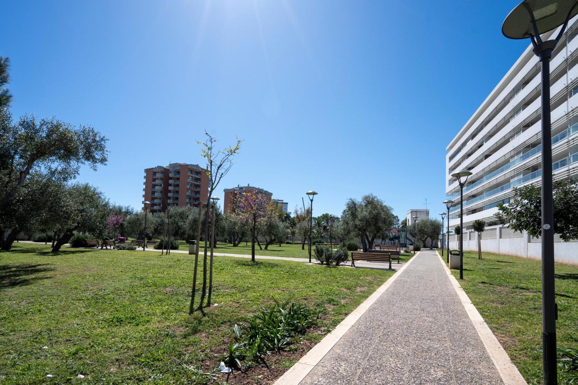 Kind Park - Sleek Apartment With Terrace & Parking Bari Bagian luar foto