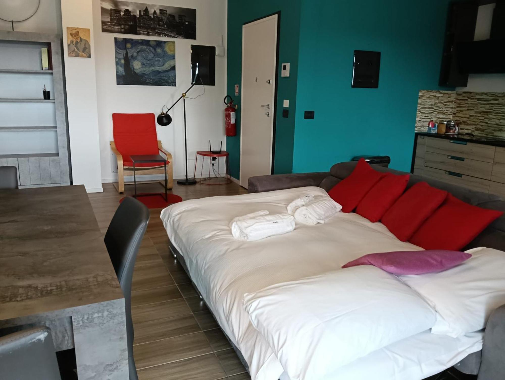 Kind Park - Sleek Apartment With Terrace & Parking Bari Bagian luar foto